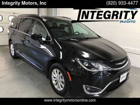 2019 Chrysler Pacifica Touring L ***Financing Available*** - cars &... for sale in Fond Du Lac, WI