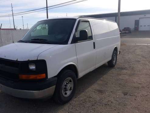 2009 chevrolet express 2500 - cars & trucks - by dealer - vehicle... for sale in Moorhead, ND