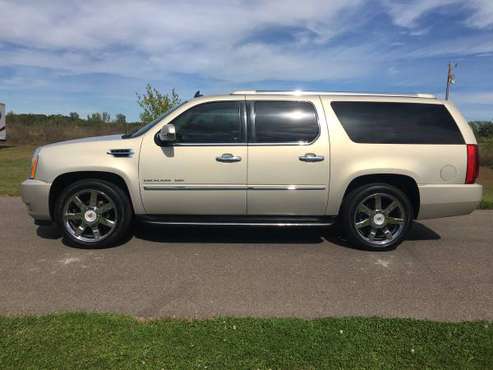 2010 Cadillac Escalade Esv from Texas rust free “Clean” for sale in Big Lake, MN