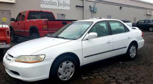 2000 Honda Accord 168k 3.0L Auto - cars & trucks - by dealer -... for sale in Medford, OR