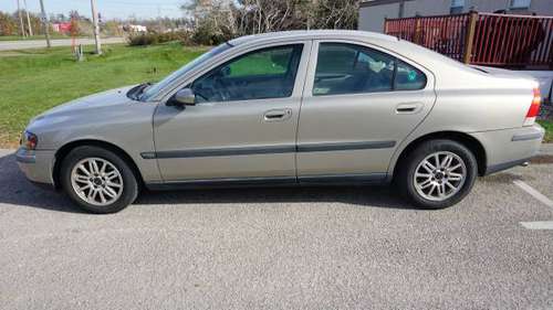 2004 Volvo S-60 2.4 - cars & trucks - by owner - vehicle automotive... for sale in Cedar Rapids, IA