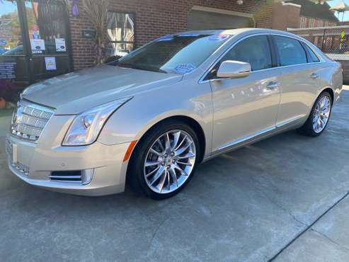 2013 CADILLAC XTS PLATINUM AWD LOADED VERY LOW MILES LIKE NEW - cars... for sale in Erwin, TN