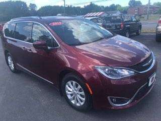 2018 CHRYSLER PACIFICA! BACK UP CAM! EASY FINANCING! - cars & trucks... for sale in N SYRACUSE, NY