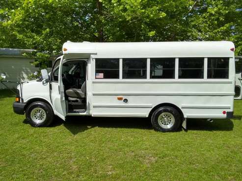 2004 GMC bus for sale in Newberry, FL