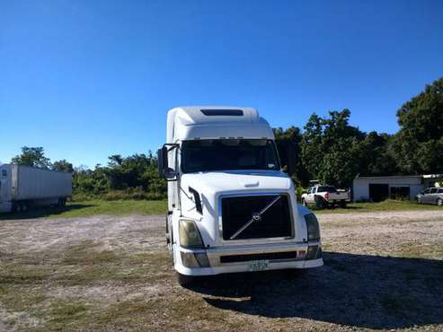 Semi truck 2007 VOLVO 670 - cars & trucks - by owner - vehicle... for sale in Oneco, FL
