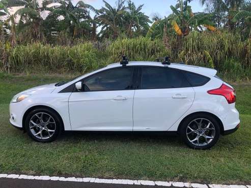 Ford Focus SE Hatchback 2013 White with Thule Surf Racks for sale in Kahului, HI