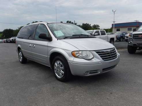 2005 Chrysler Town & Country FWD Limited Minivan 4D Trades Welcome Fin for sale in Harrisonville, MO