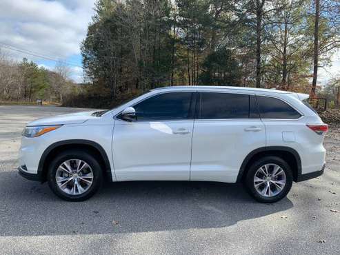 2015 Toyota Highlander FWD XLE - cars & trucks - by dealer - vehicle... for sale in Yadkinville, NC