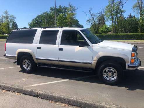 1999 Chevrolet Suburban 3/4 4x4 454 excellent shape for sale in Tacoma, WA