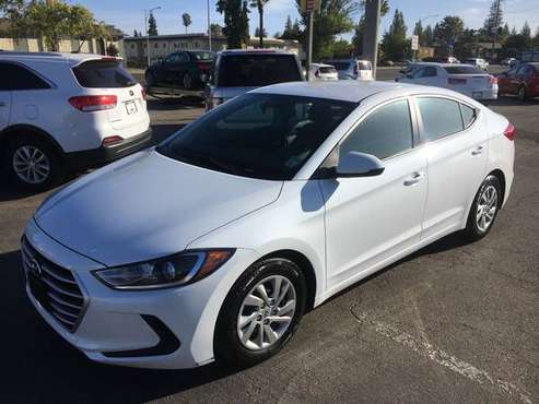 2018 Hyundai Elantra SE ONE OWNER! (US MOTORS) - cars & trucks - by... for sale in Stockton, CA
