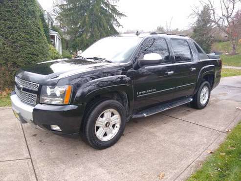 2007 Chevrolet Avalanche Z71 1500 4WD/AWD - cars & trucks - by owner... for sale in Hendersonville, PA