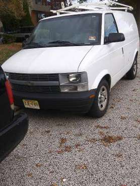 2004 ASTRO VAN - WHITE - cars & trucks - by owner - vehicle... for sale in Cherry Hill, NJ