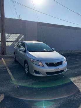 2009 Toyota Corolla LE gas saver 4 cylinder! Clean title & runs... for sale in milwaukee, WI