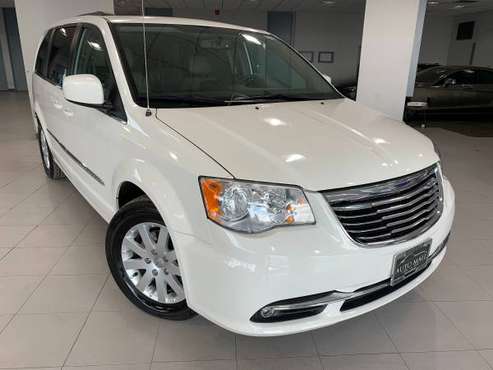 2013 Chrysler Town and Country Touring - - by dealer for sale in Springfield, IL