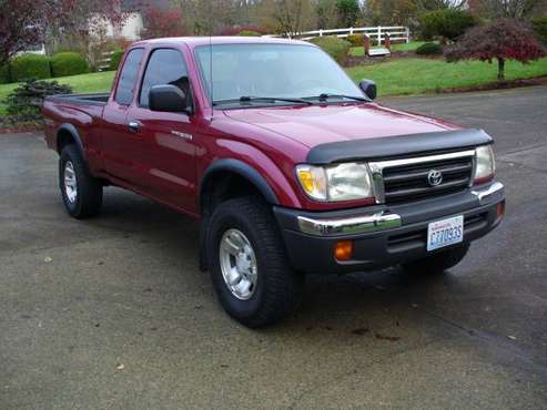 2000 TOYOTA TACOMA w/only 86,700 miles - cars & trucks - by owner -... for sale in Brush Prairie, OR