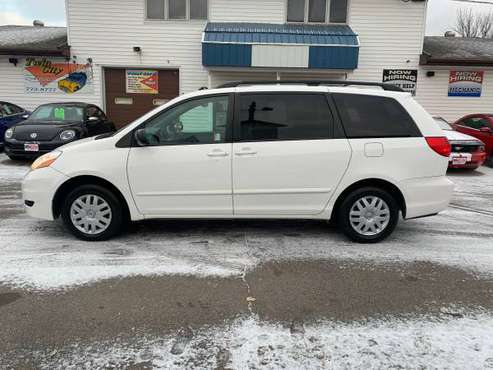 ★★★ 2008 Toyota Sienna LE / Clean and Reliable!! ★★★ - cars & trucks... for sale in Grand Forks, ND