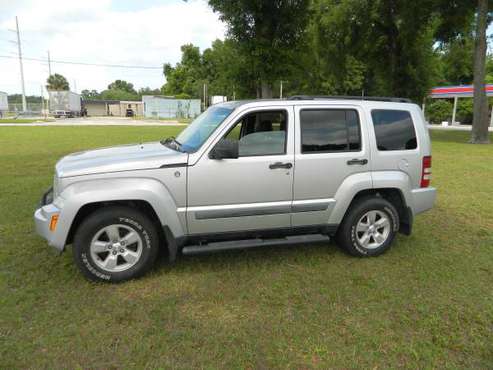 JEEP LIBERTY 4x4 NICE SUV PRICED TO SELL - - by dealer for sale in Jacksonville, FL