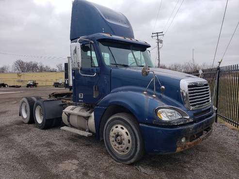 2006 Freightliner Columbia - cars & trucks - by dealer - vehicle... for sale in Shorewood, IL