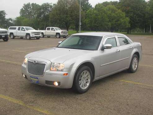 PRICE DROP! 2009 Chrysler 300 Touring LOADED! NEW WATER PUMP AND BELT! for sale in Madison, WI