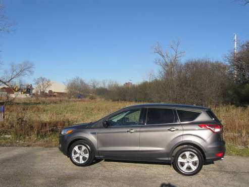 2014 FORD ESCAPE SE - cars & trucks - by owner - vehicle automotive... for sale in Gurnee, IL
