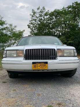 94 Lincoln town car Cartier - cars & trucks - by owner - vehicle... for sale in Carthage, NY