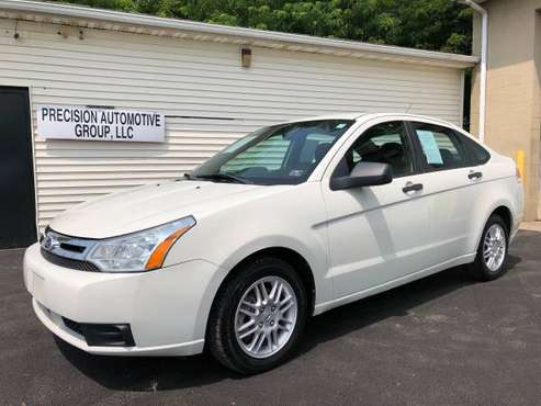 2010 FORD FOCUS SE !! LOW MILES....REAL CLEAN !! for sale in Liberty, OH