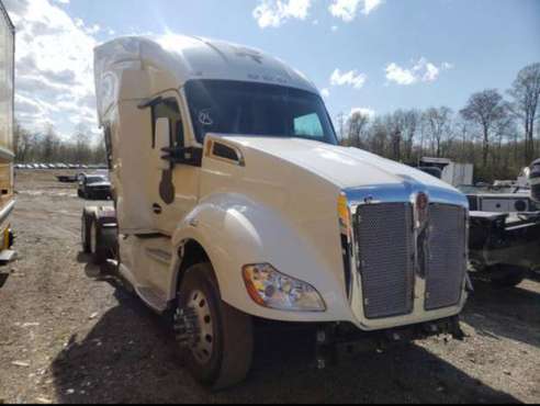 2019 Kenworth t680! 196k miles AUCTION! for sale in Pittsburgh, PA