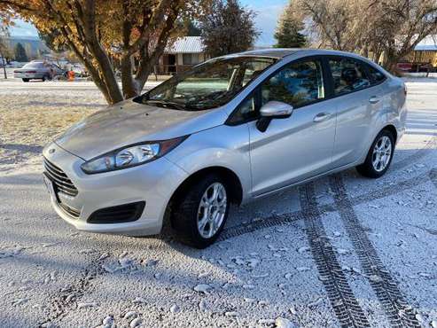 2015 Ford Fiesta SE w/moonroof ~ Snow Ready, Low Mile Commuter -... for sale in Prineville, OR