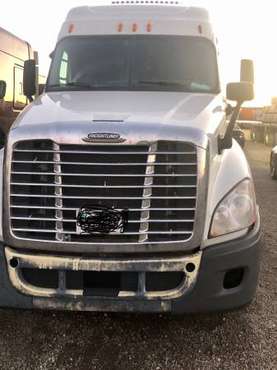 Freightliner Cascadia - cars & trucks - by owner - vehicle... for sale in East Dundee, IL