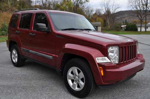 2011 Jeep Liberty 4WD - cars & trucks - by owner - vehicle... for sale in Slatington, PA