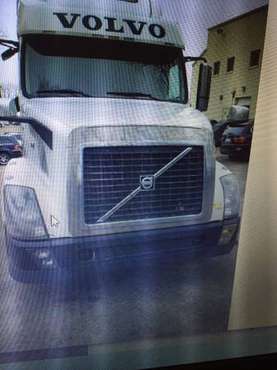 Semi Truck . Volvo For Sale . Mechanic special for Parts Or To Fix -... for sale in Elk Grove, IL
