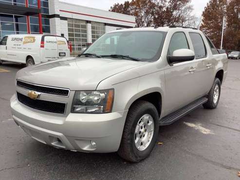 Nice! 2007 Chevy Avalanche 1500! 4x4! Crew Cab! No Accidents! - cars... for sale in Ortonville, MI