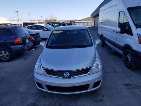 2011 Nissan Versa - cars & trucks - by owner - vehicle automotive sale for sale in Iowa City, IA