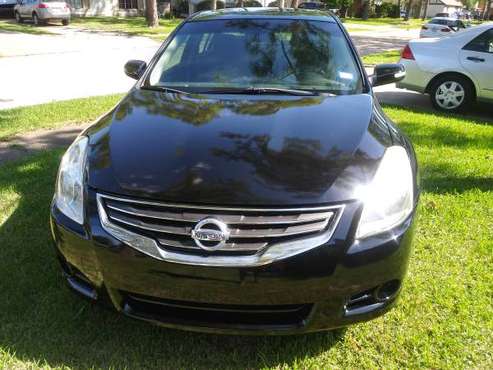 2012. Nissan Altima for sale in Houston, TX