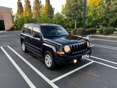2014 Jeep Patriot FWD Sport low miles Gray / black for sale in Concord, CA
