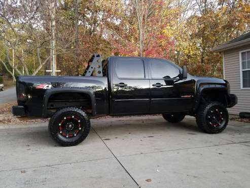 Chevy or Chrysler Or Chevy 4x4 - cars & trucks - by owner - vehicle... for sale in Branson, MO