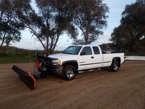 2002 Gmc 2500HD with plow for sale in Valley City, ND