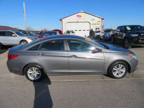 2013 Hyundai Sonata... 84,000 Miles... New Tires... $6,999 **Call Us... for sale in Waterloo, MN