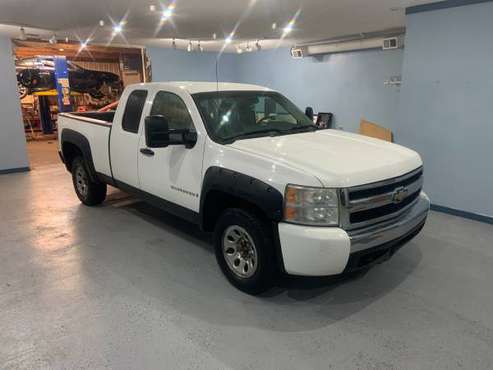 2007 Chevrolet Silverado 4X4 - - by dealer - vehicle for sale in Osseo, MN