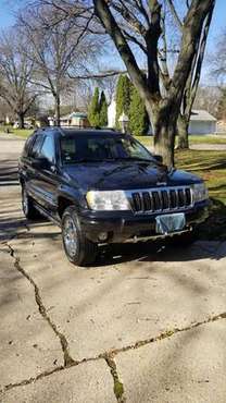 2004 Jeep Grand Cherokee 4WD VERY CLEAN - cars & trucks - by owner -... for sale in Loves Park, IL