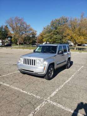 2008 jeep liberty 4x4 - cars & trucks - by owner - vehicle... for sale in Garden City, MI