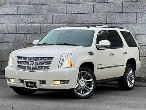 2013 Cadillac Escalade Platinum 4WD - LED, nav, DVD, we finance -... for sale in Middleton, MA