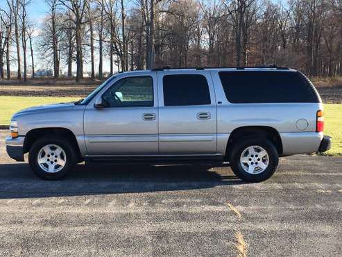 2004 Chevrolet Suburban 2 wheel drive 3rd Row No Rust $6450 - cars &... for sale in Chesterfield Indiana, IN