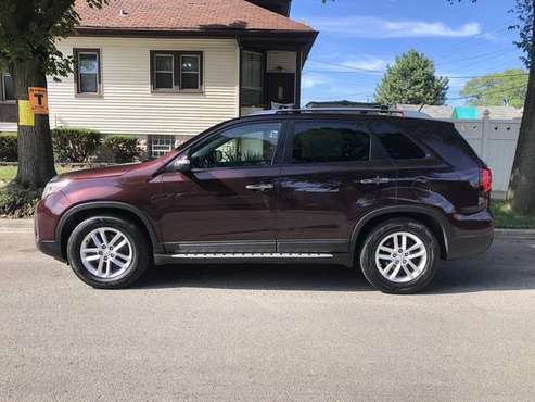 2014 KIA Sorento LX - cars & trucks - by owner - vehicle automotive... for sale in Chicago, IL