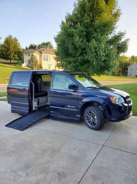 Dodge Caravan - cars & trucks - by owner - vehicle automotive sale for sale in Dover, KS
