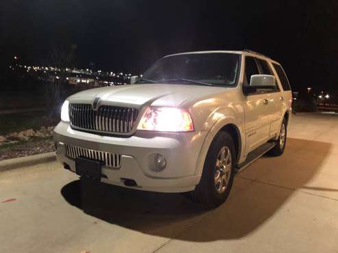 04 Lincoln Navigator - cars & trucks - by owner - vehicle automotive... for sale in Madison, WI
