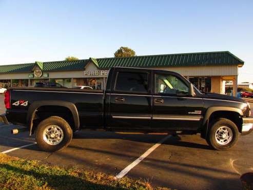 2006 Chevy 2500HD 4WD 6.6L DURAMAX DIESEL*autoworldil.com*LOOK AT... for sale in Carbondale, IL