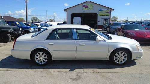 08 cadillac dts 92,000 miles $4999 for sale in Waterloo, IA