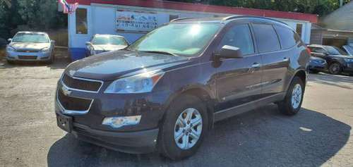 2010 Chevy Traverse ls - cars & trucks - by dealer - vehicle... for sale in Pontiac, MI