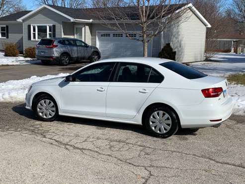 2015 Volkswagen Jetta - cars & trucks - by owner - vehicle... for sale in Silvis, IA
